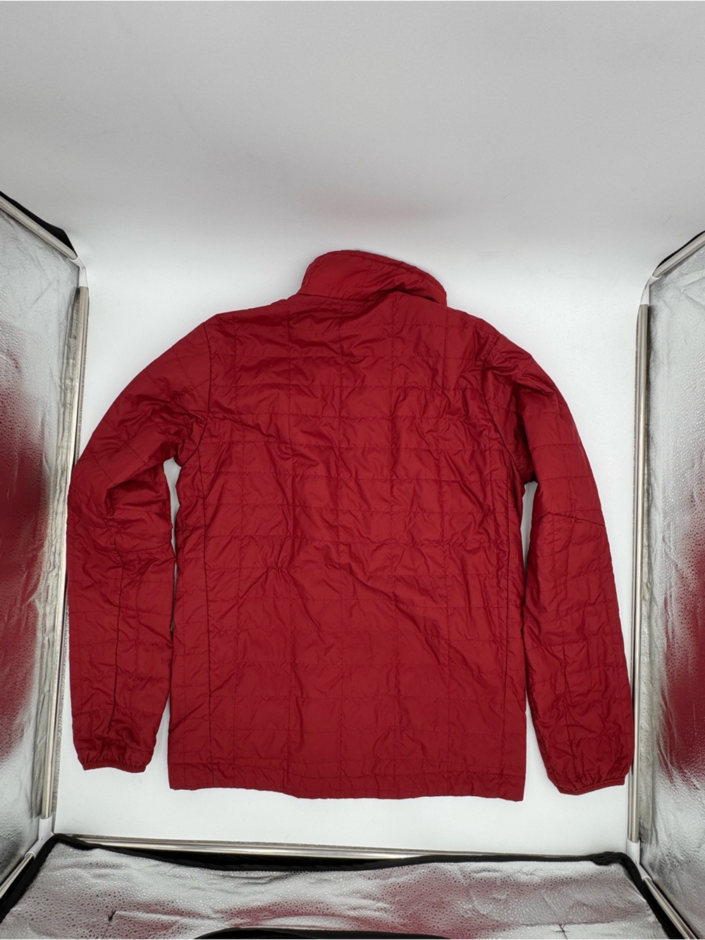 Patagonia Men’s Deep Red Reversible Jacket - Picture 8 of 9